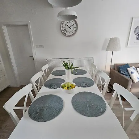 Joy Apartment *